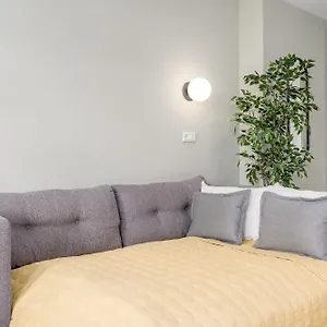 Hotel apartamentowy Bright Center